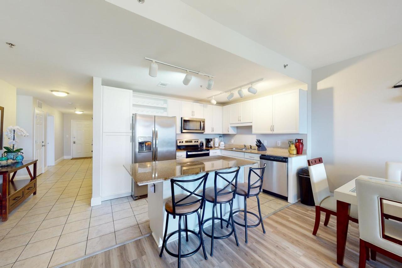 Hotel Laketown Wharf 933 Panama City Beach