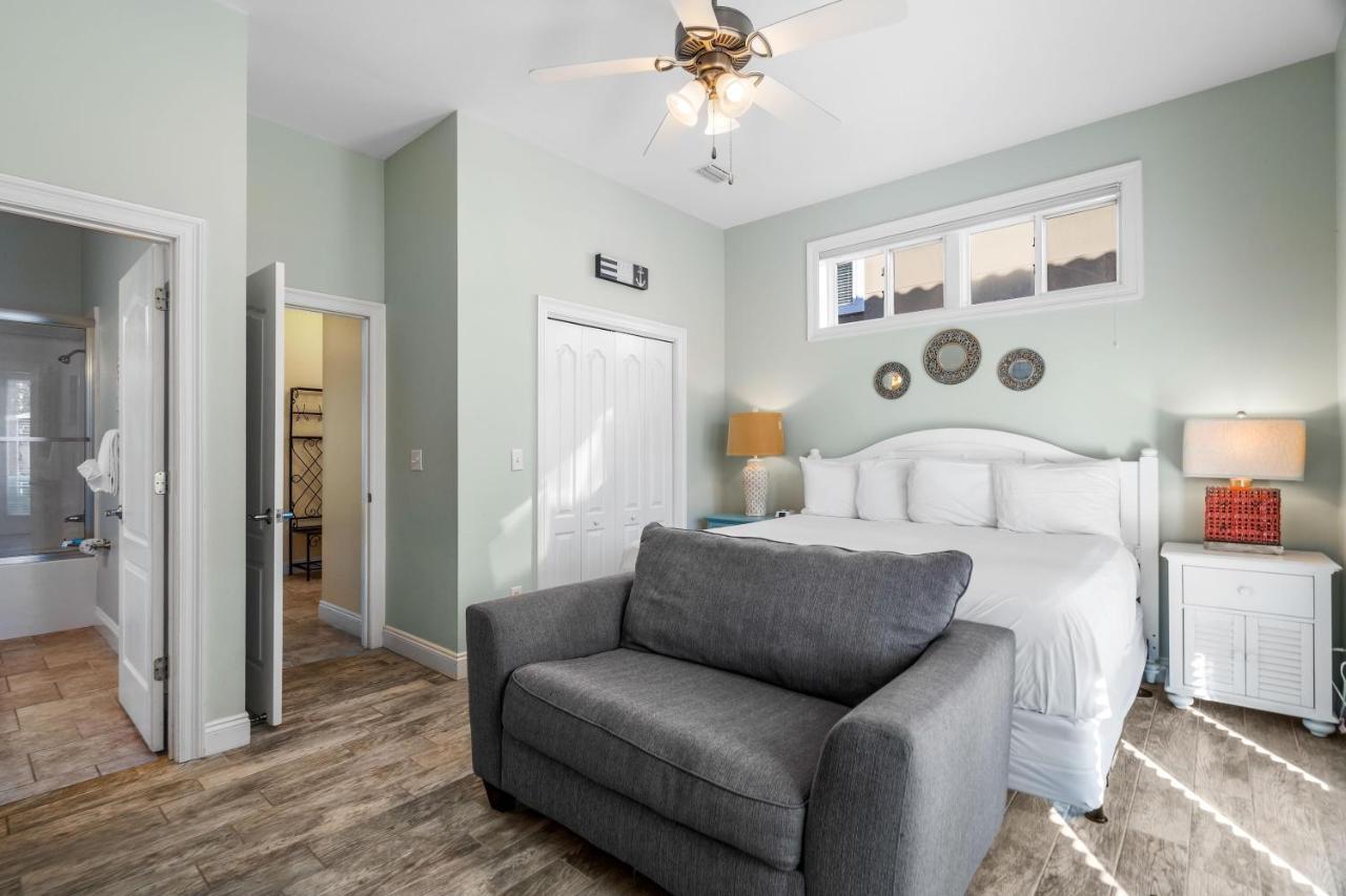 Luv Pcb By Seeker Vacations Holiday home *