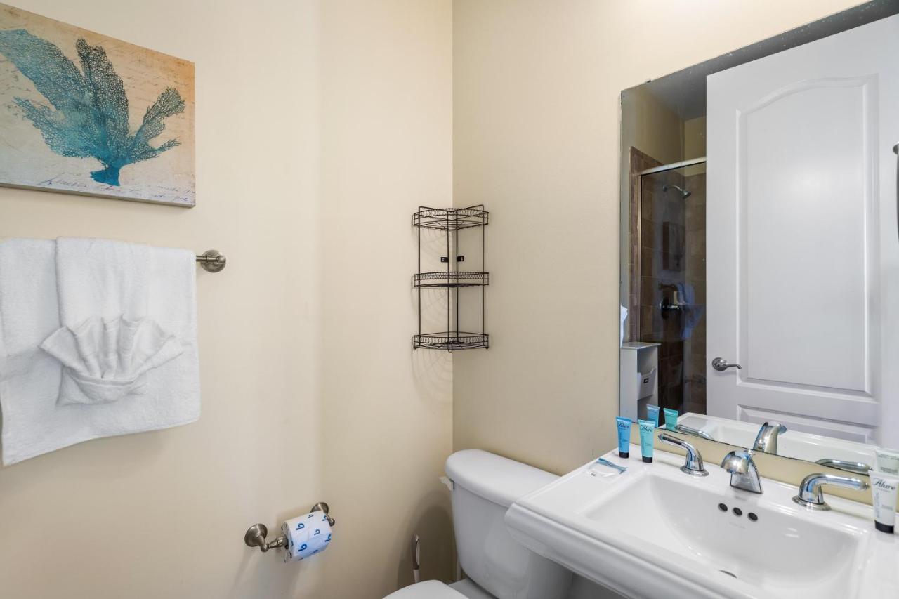 Luv Pcb By Seeker Vacations Holiday home *