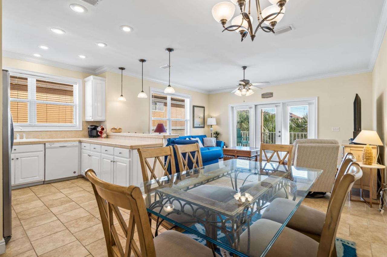 Luv Pcb By Seeker Vacations Holiday home *