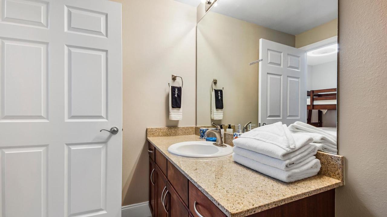 Laketown Wharf #1202 By Nautical Vacation