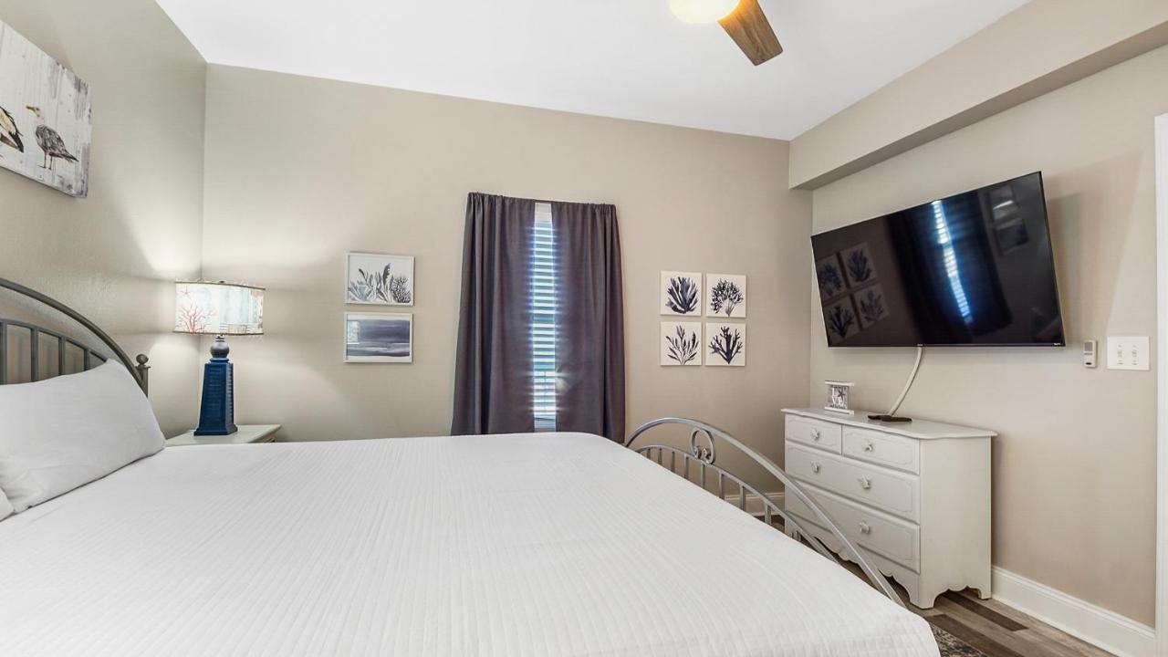 Laketown Wharf #1202 By Nautical Vacation Panama City Beach