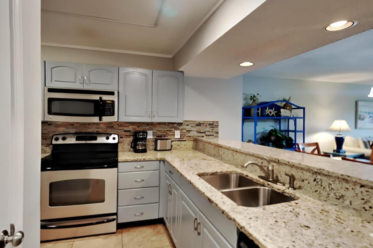 Edgewater 2301 *