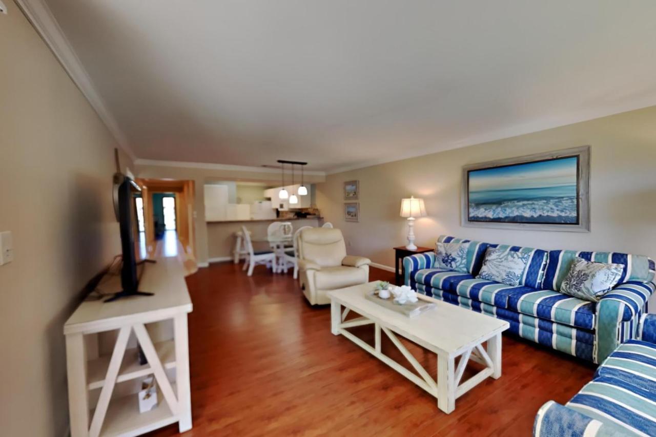 Edgewater 2409 *