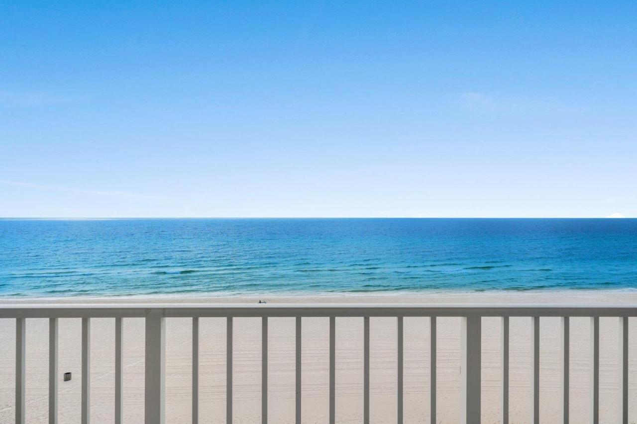 Long 607-4 Free Chairs With Your Holiday home