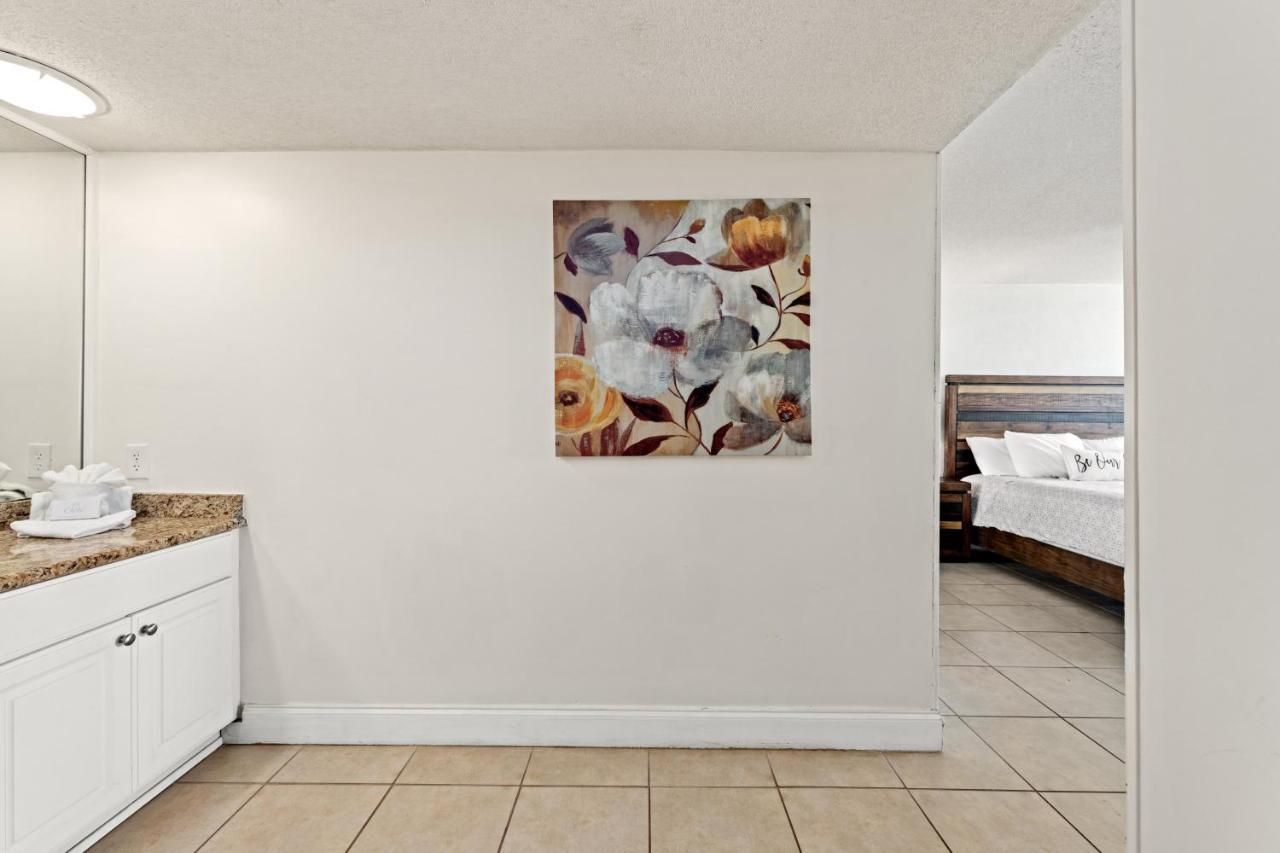 Enjoy A Birds Eye View At Panama Apartment *