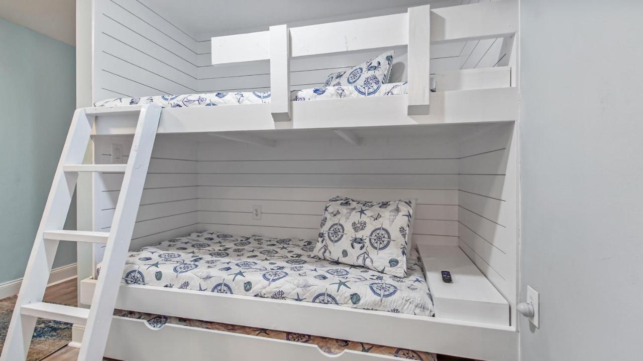 Dream Believer At Laketown Wharf #518 By Nautical Holiday home *