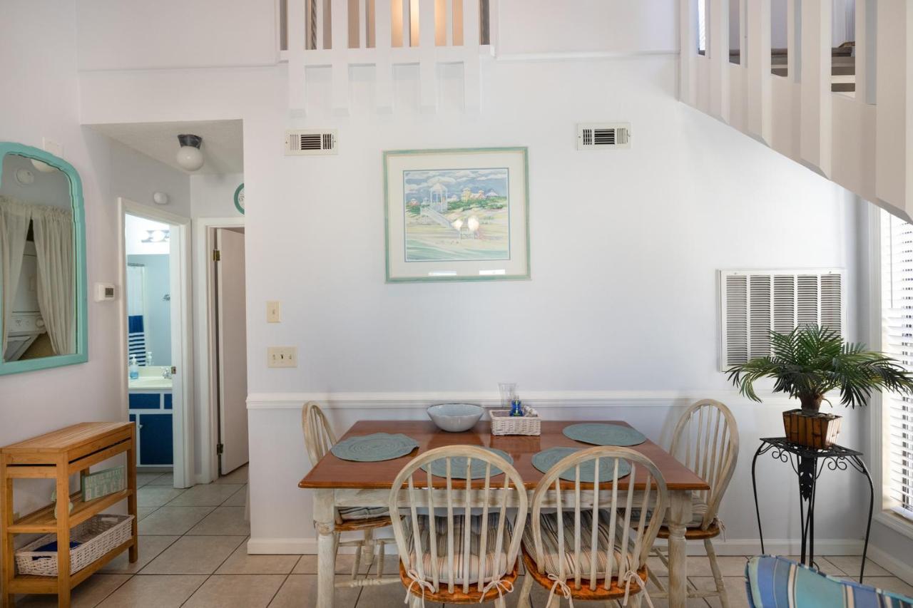 Chic Townhouse Steps To The Outdoor Pools Panama City Beach