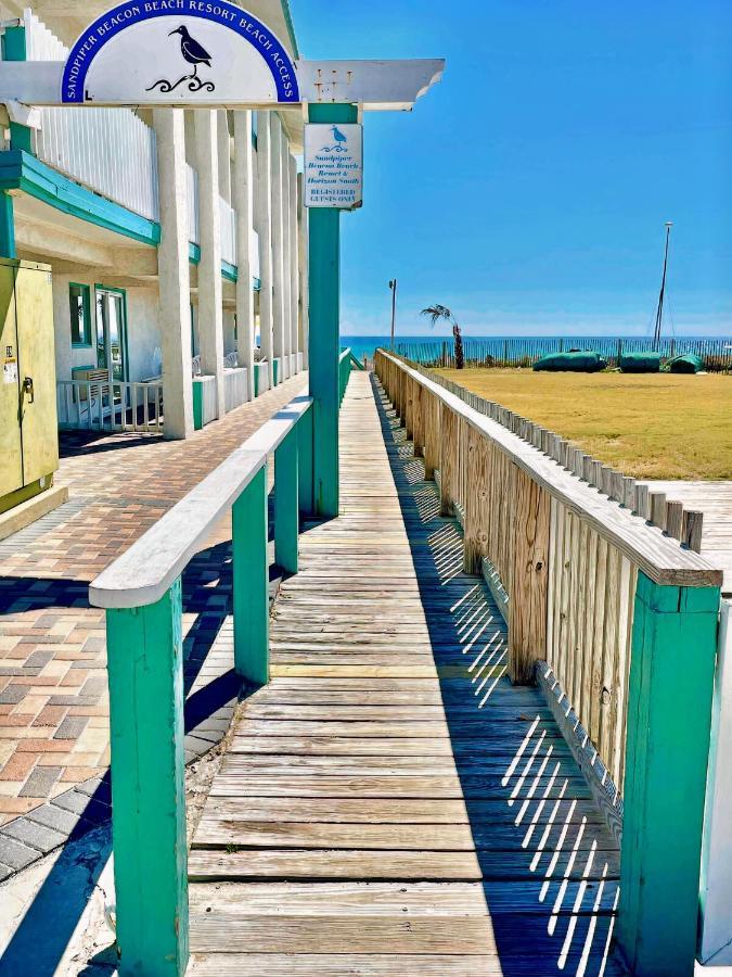 Chic Townhouse Steps To The Outdoor Pools Holiday home *