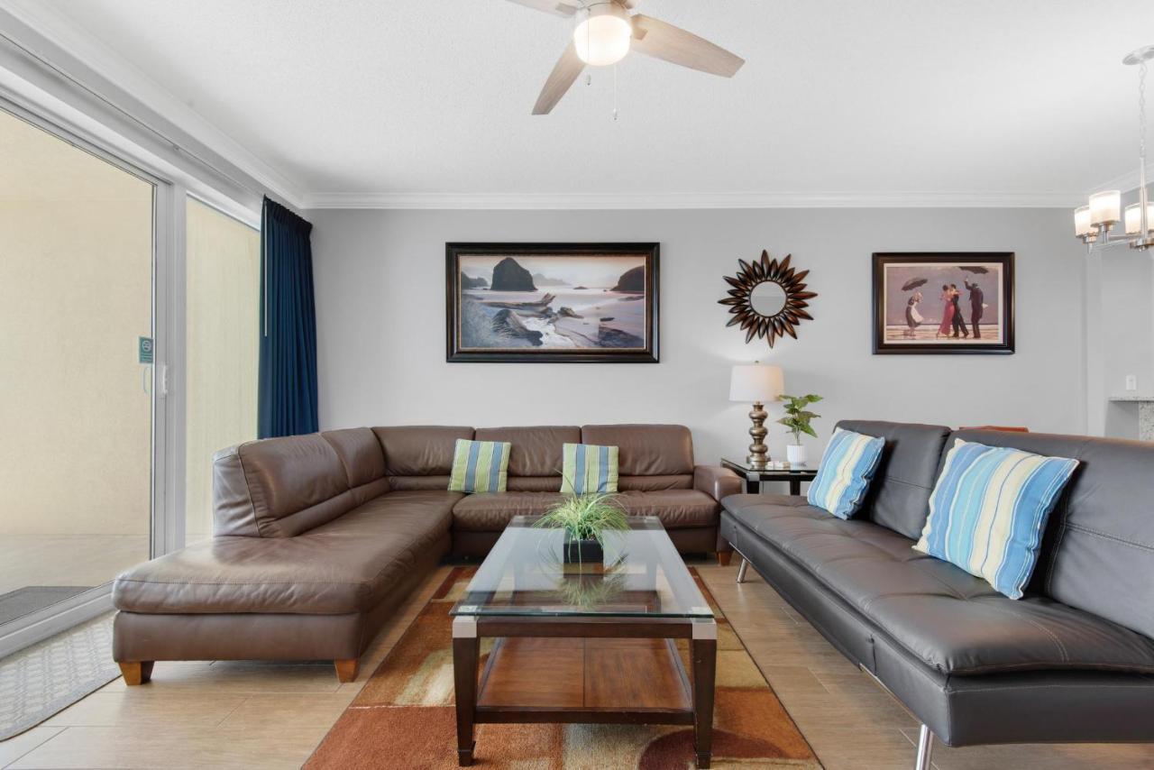 Boardwalk 1801 Apartment *