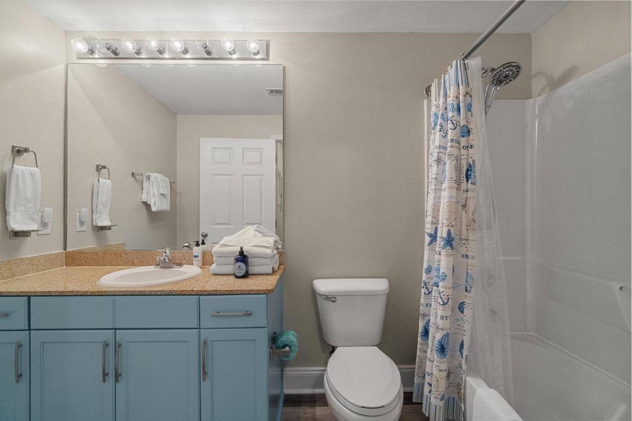 Beachy King At Laketown Wharf #812 By Nautical Holiday home *