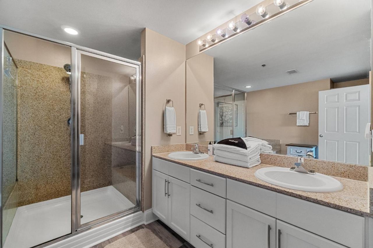 Beachy King At Laketown Wharf #812 By Nautical Holiday home *