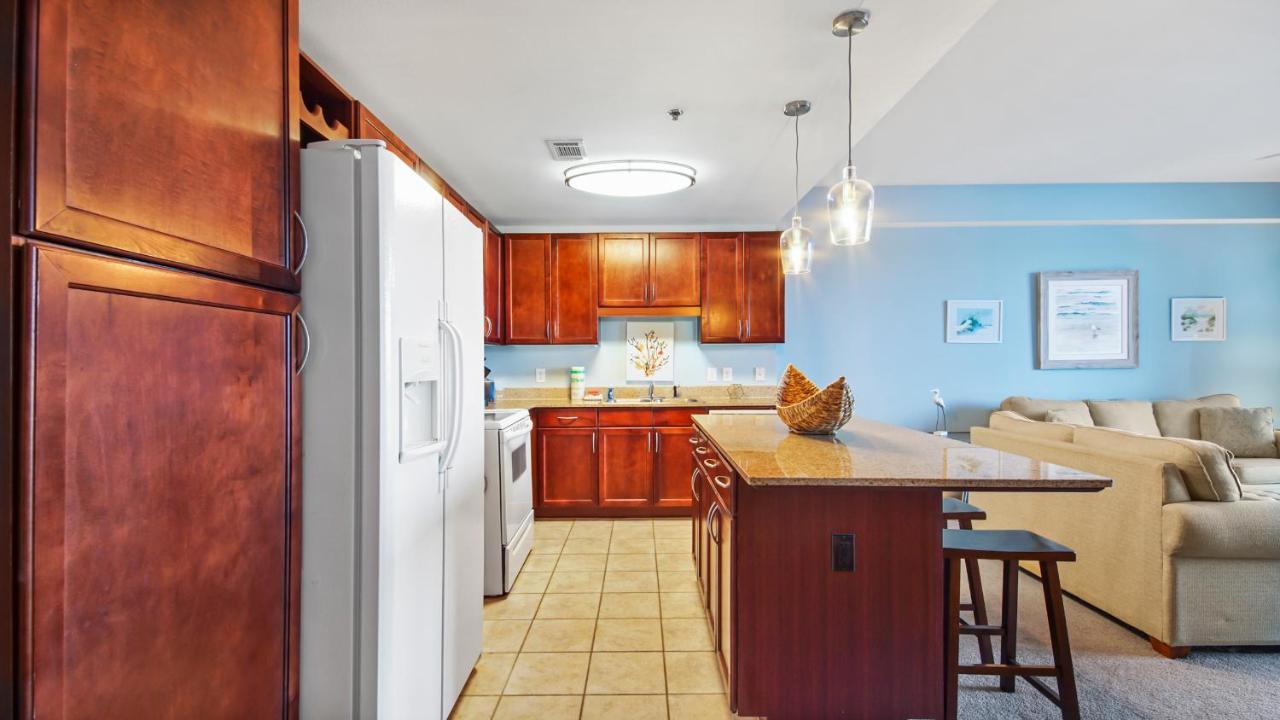 Laketown Wharf #317 By Nautical