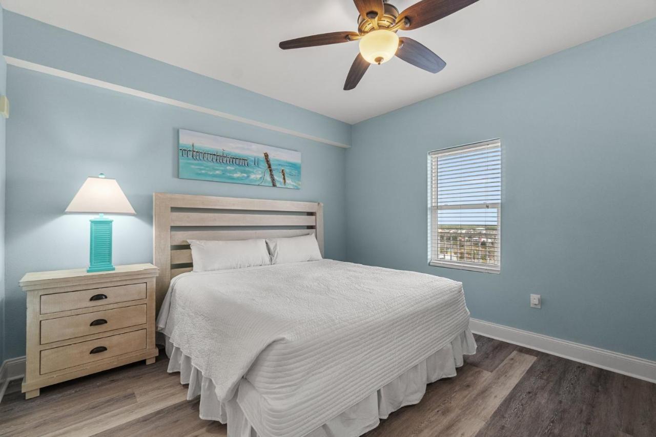 Beachy King At Laketown Wharf #812 By Nautical Holiday home