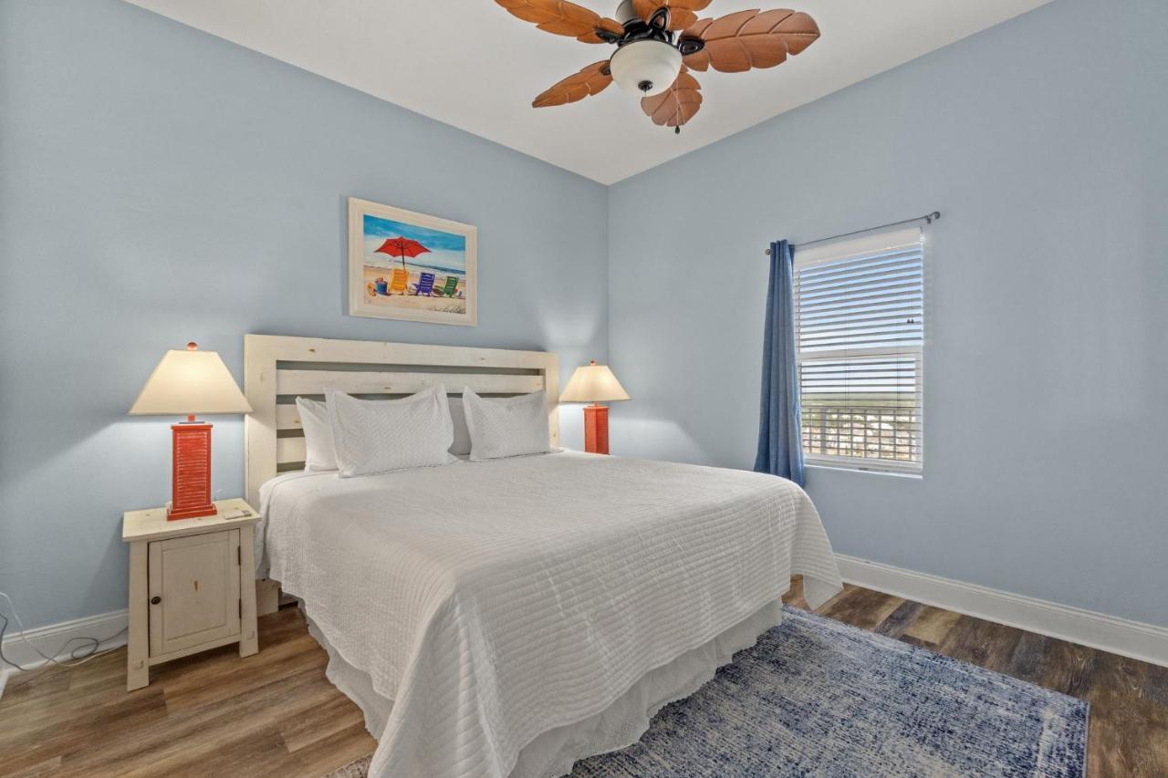Penthouse At Laketown Wharf #2120 By Nautical Holiday home *