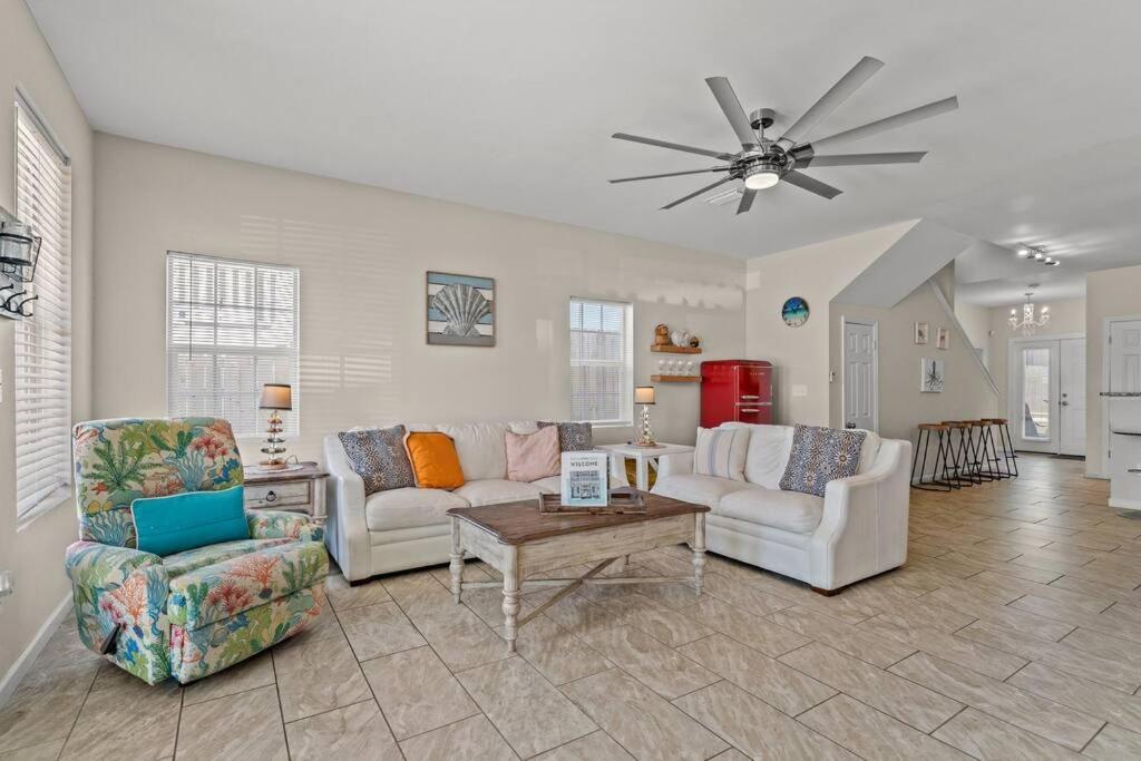 Shells And Bells Ocean Paradise - Sleeps 24, 2 Private Pools Holiday home Panama City Beach