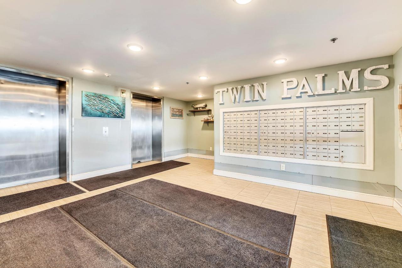 Twin Palms #1502 By Book That Holiday home