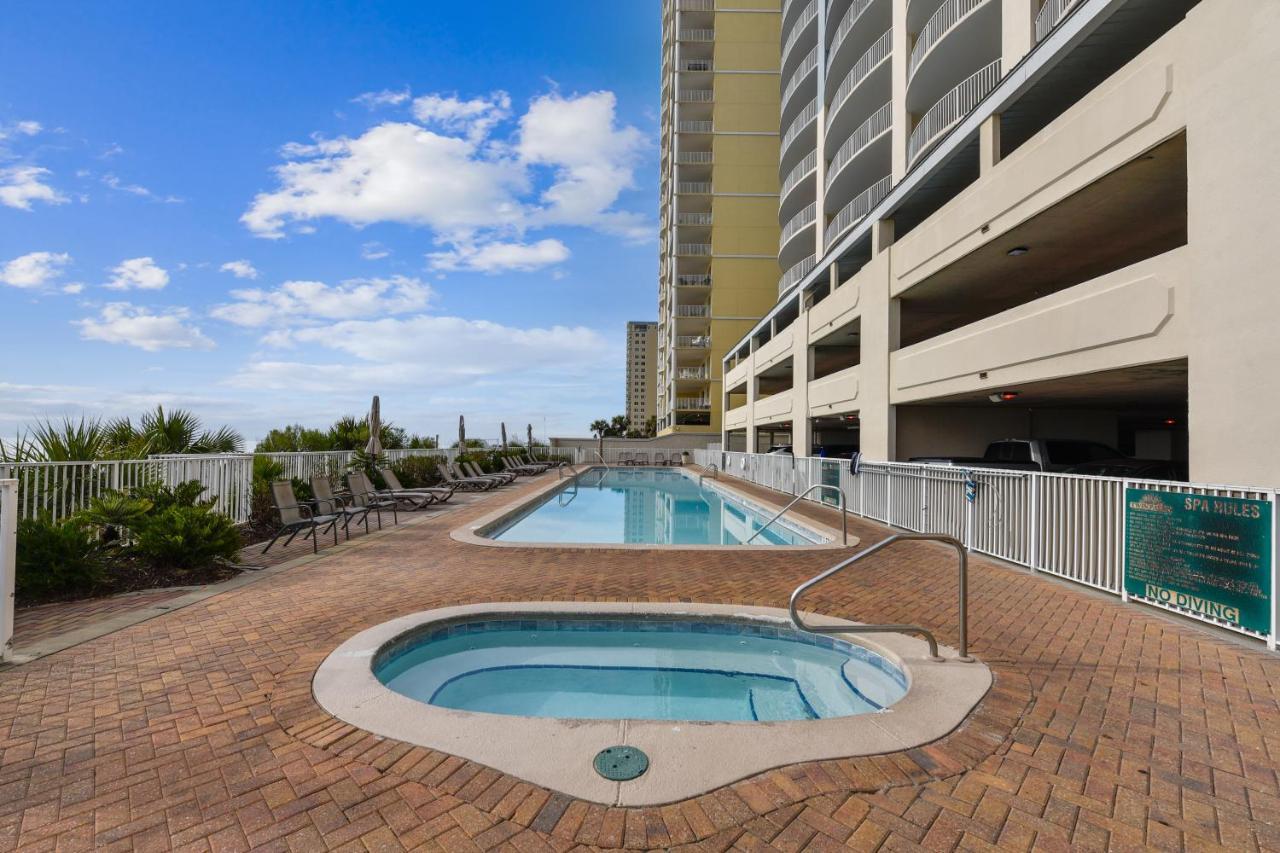 Twin Palms #1502 By Book That Holiday home