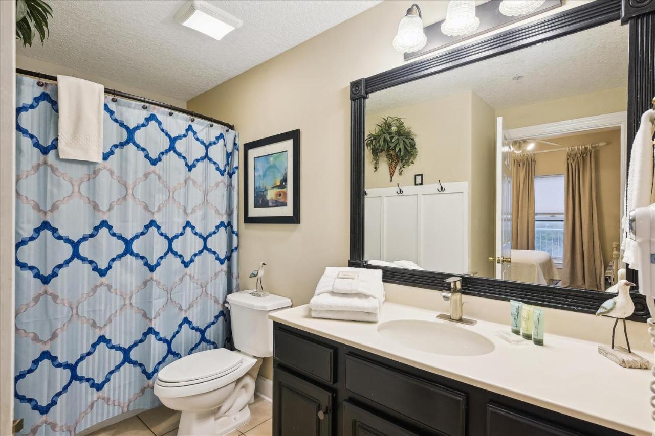 Twin Palms #1502 By Book That Holiday home