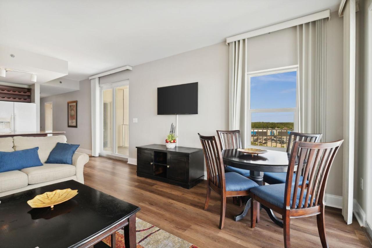 Laketown Wharf #638 By Nautical