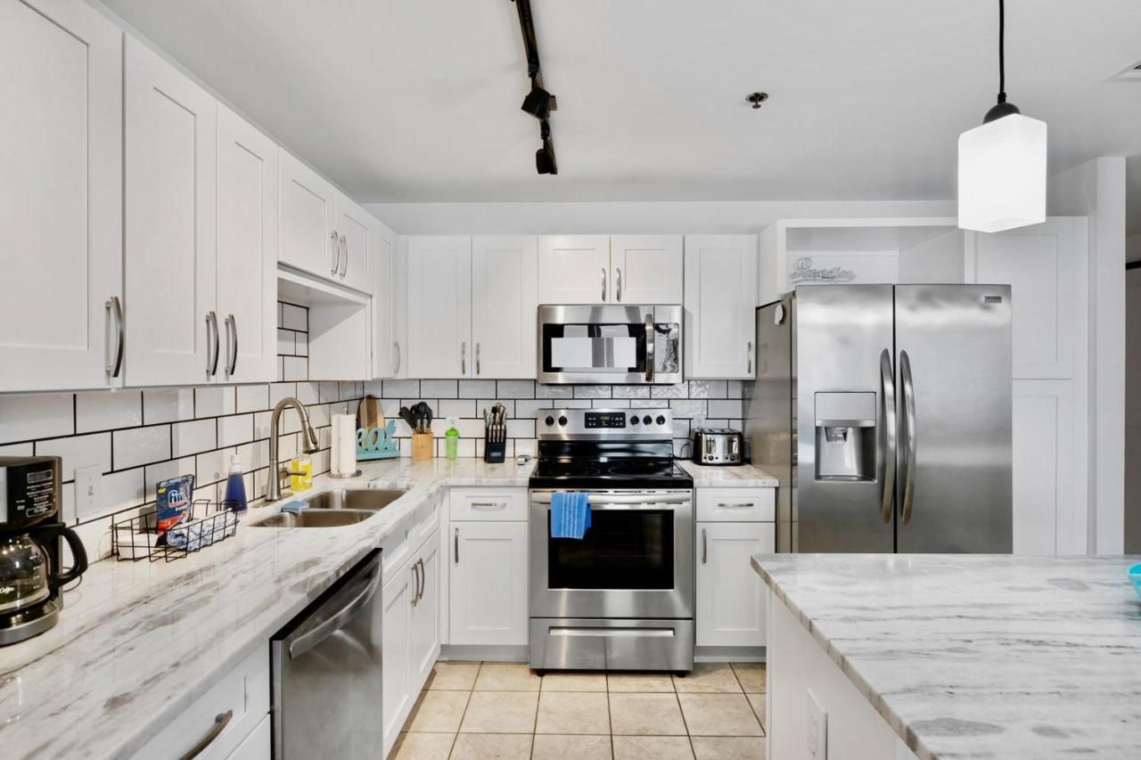 Apartment Luxurious 4 Bedroom Condo! Gulf Views! Sleeps 10 & Easy Access! By Dolce Getaways Pcb Panama City Beach