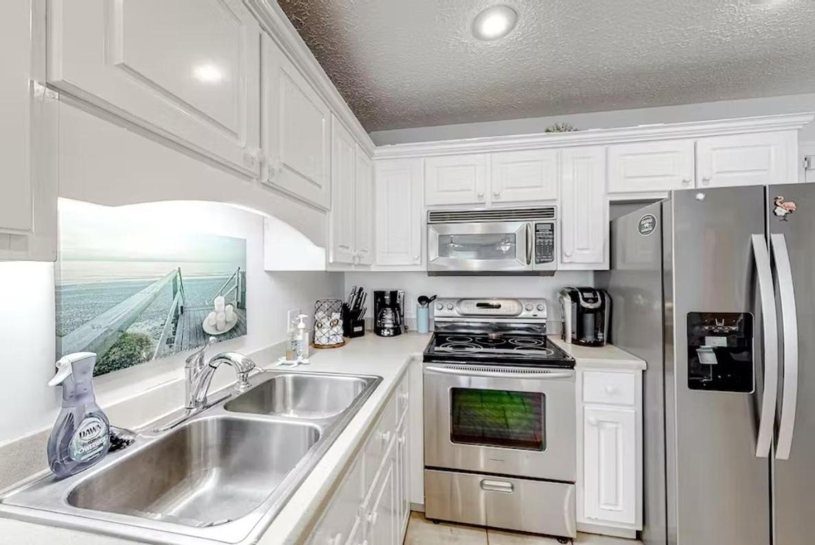 Charming 2 Bedroom Beach Cottage, Free Daily Activities Included, Sleeps 8, Quiet! *
