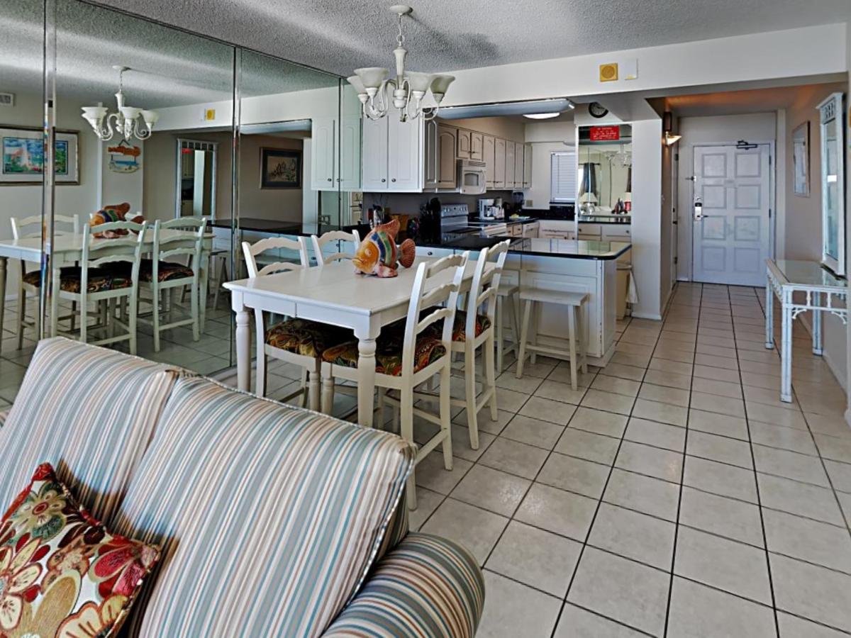Apartment Regency Towers 719