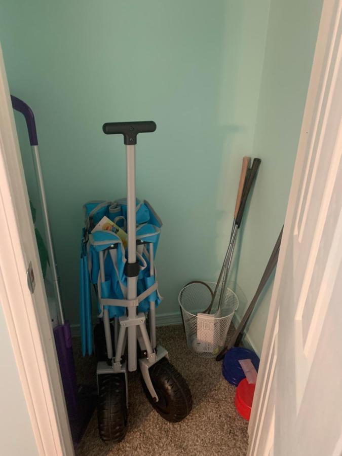 Holiday home Access Close To Walmart, Bowling,skating And Game *