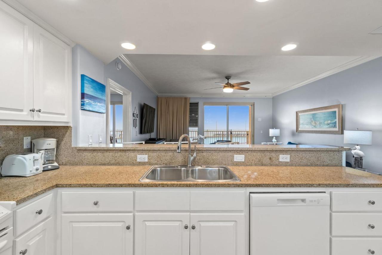Apartment Treasure Island 0110