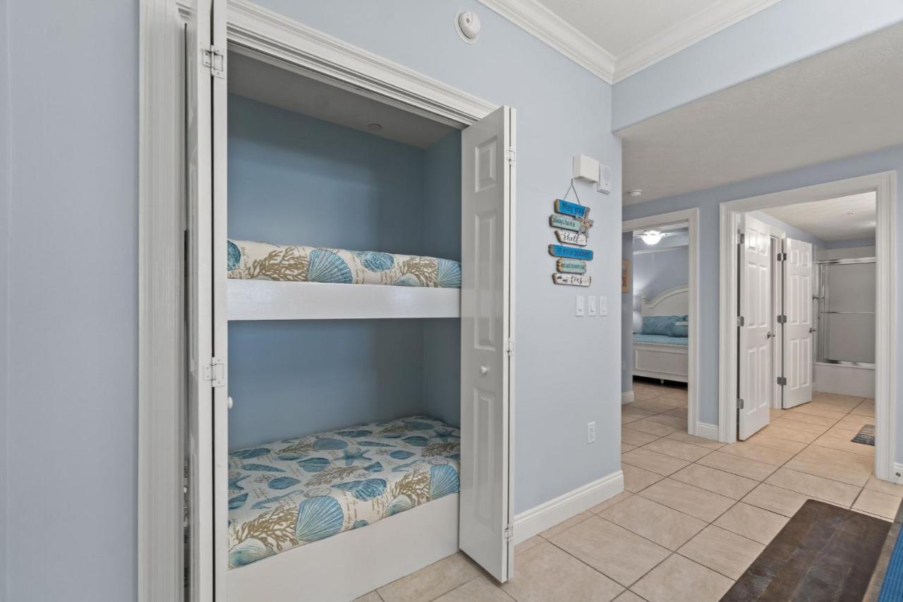 Apartment Treasure Island 0110