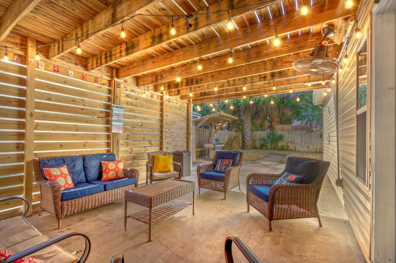 Seaside Serenity: Coastal Beach With Outdoor Living Holiday home *