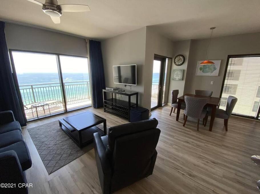 Beautiful - Luxury Living At Its Apartment *