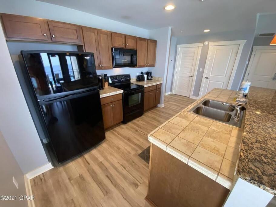 Beautiful - Luxury Living At Its Apartment *