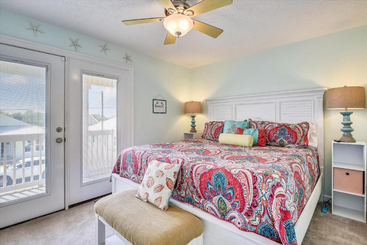 Charming 2 Bedroom Beach Cottage, Free Daily Activities Included, Sleeps 8, Quiet! *