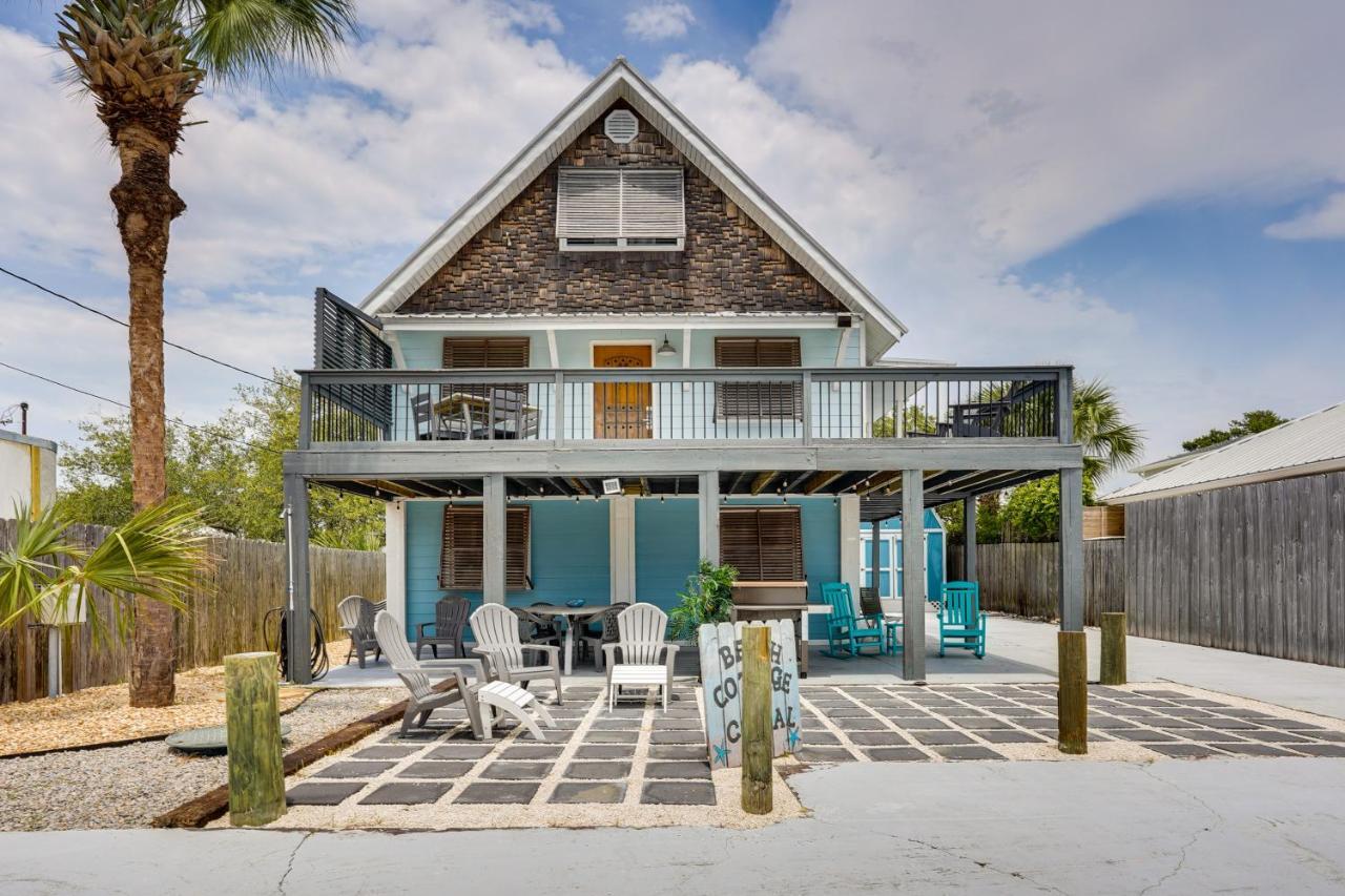 Pcb Group Retreat With Deck, 1 Block To Beach! Holiday home