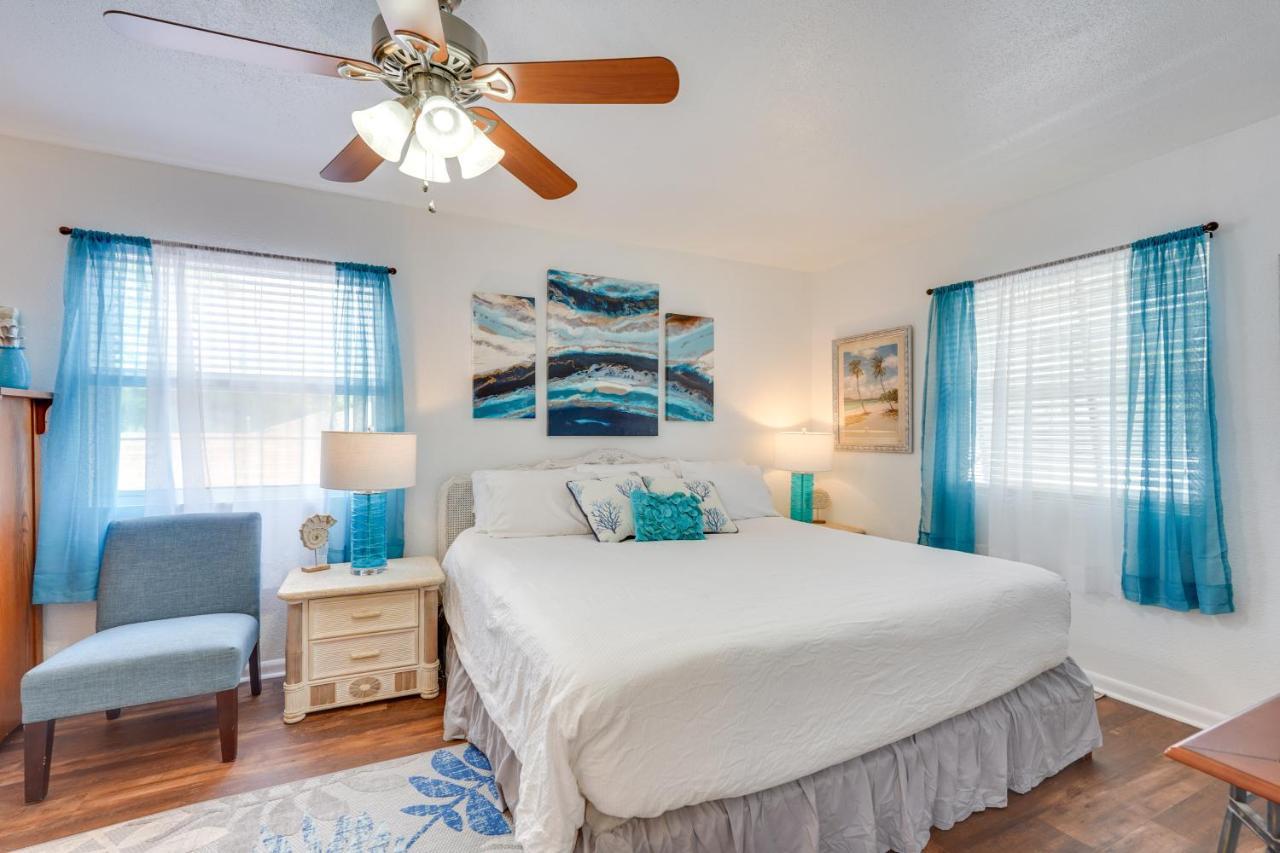 Pcb Group Retreat With Deck, 1 Block To Beach! Holiday home