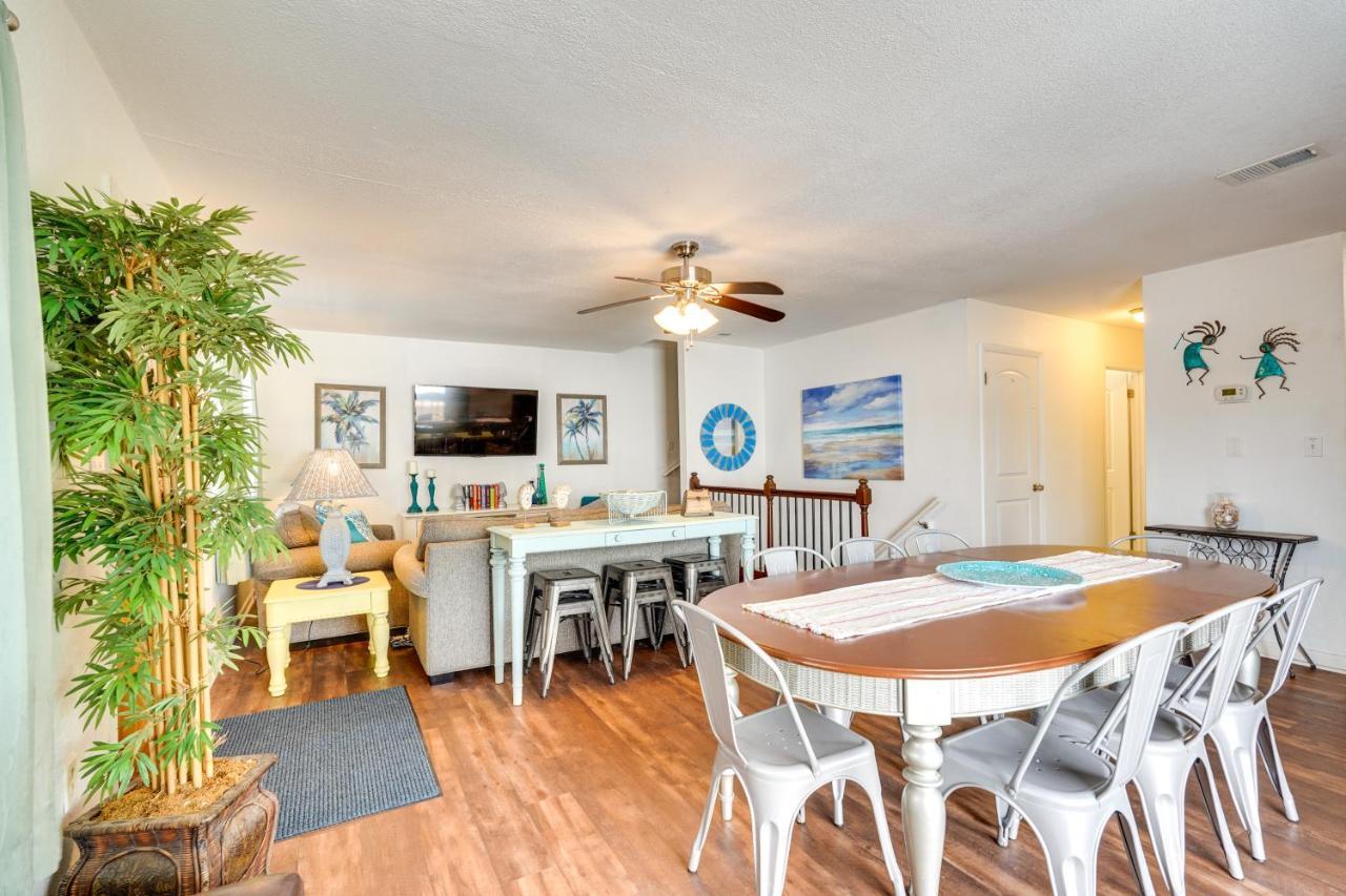 Pcb Group Retreat With Deck, 1 Block To Beach! Holiday home