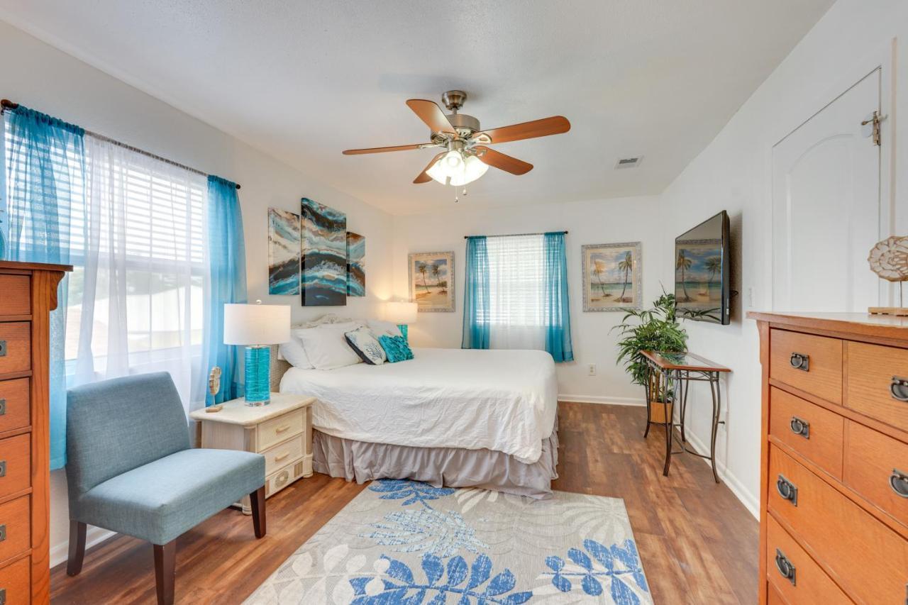 Pcb Group Retreat With Deck, 1 Block To Beach! Panama City Beach