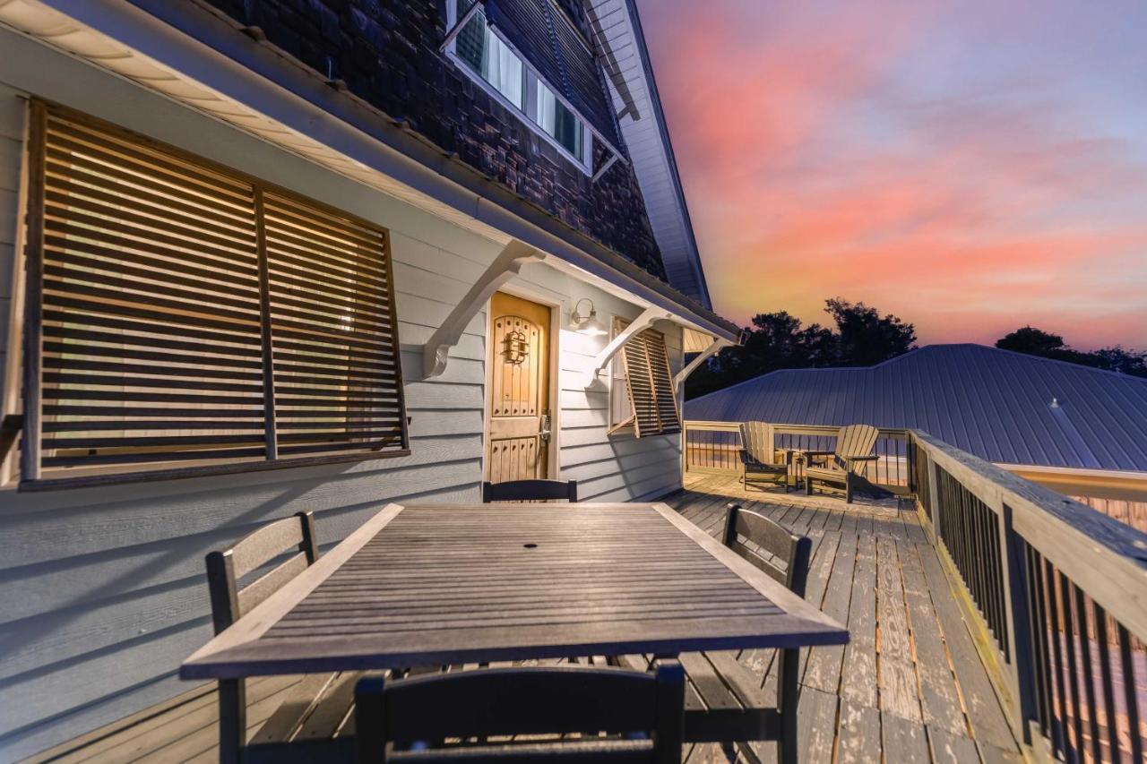 Holiday home Pcb Group Retreat With Deck, 1 Block To Beach!