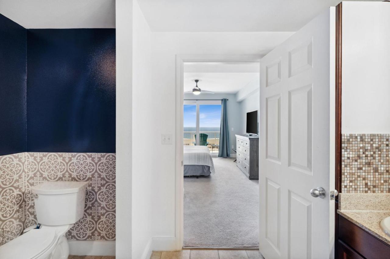 Laketown Wharf #1509 By Nautical
