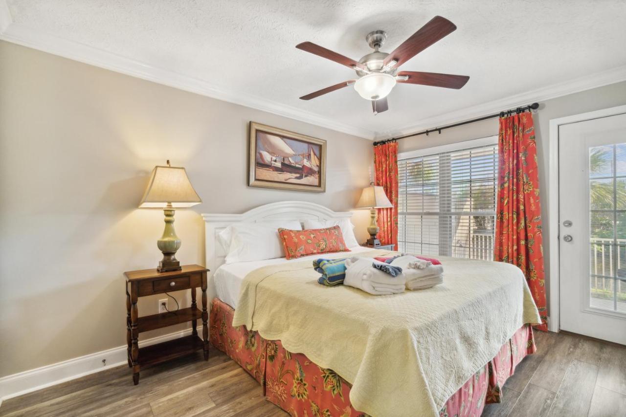 Seaspray Hideaway Sleeps 8 Pools Access Holiday home Panama City Beach