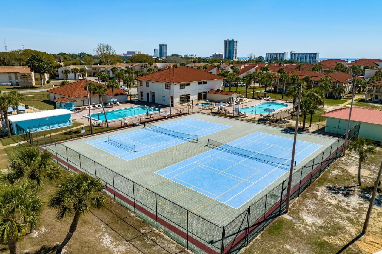 Seaspray Hideaway Sleeps 8 Pools Access