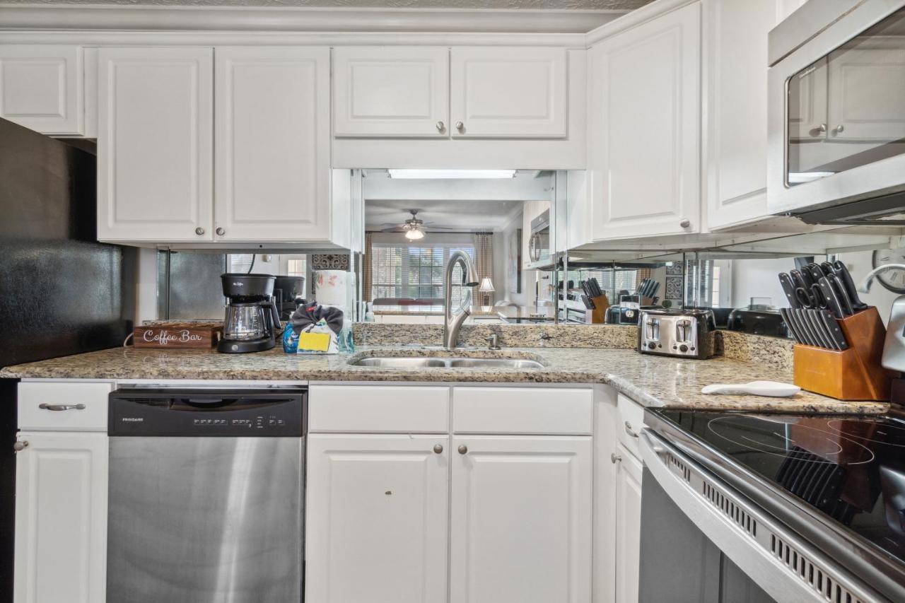 Seaspray Hideaway Sleeps 8 Pools Access * Panama City Beach