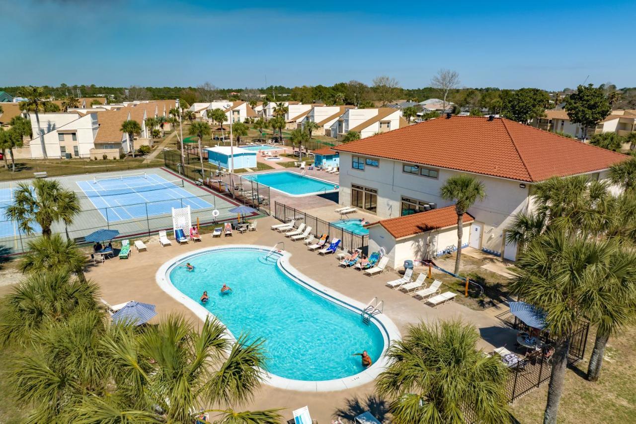 Seaspray Hideaway Sleeps 8 Pools Access