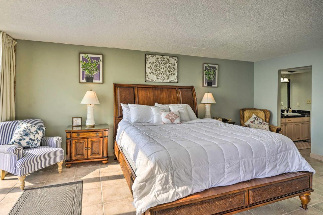 Apartment Idyllic Pcb With Pool Access And Ocean Views!