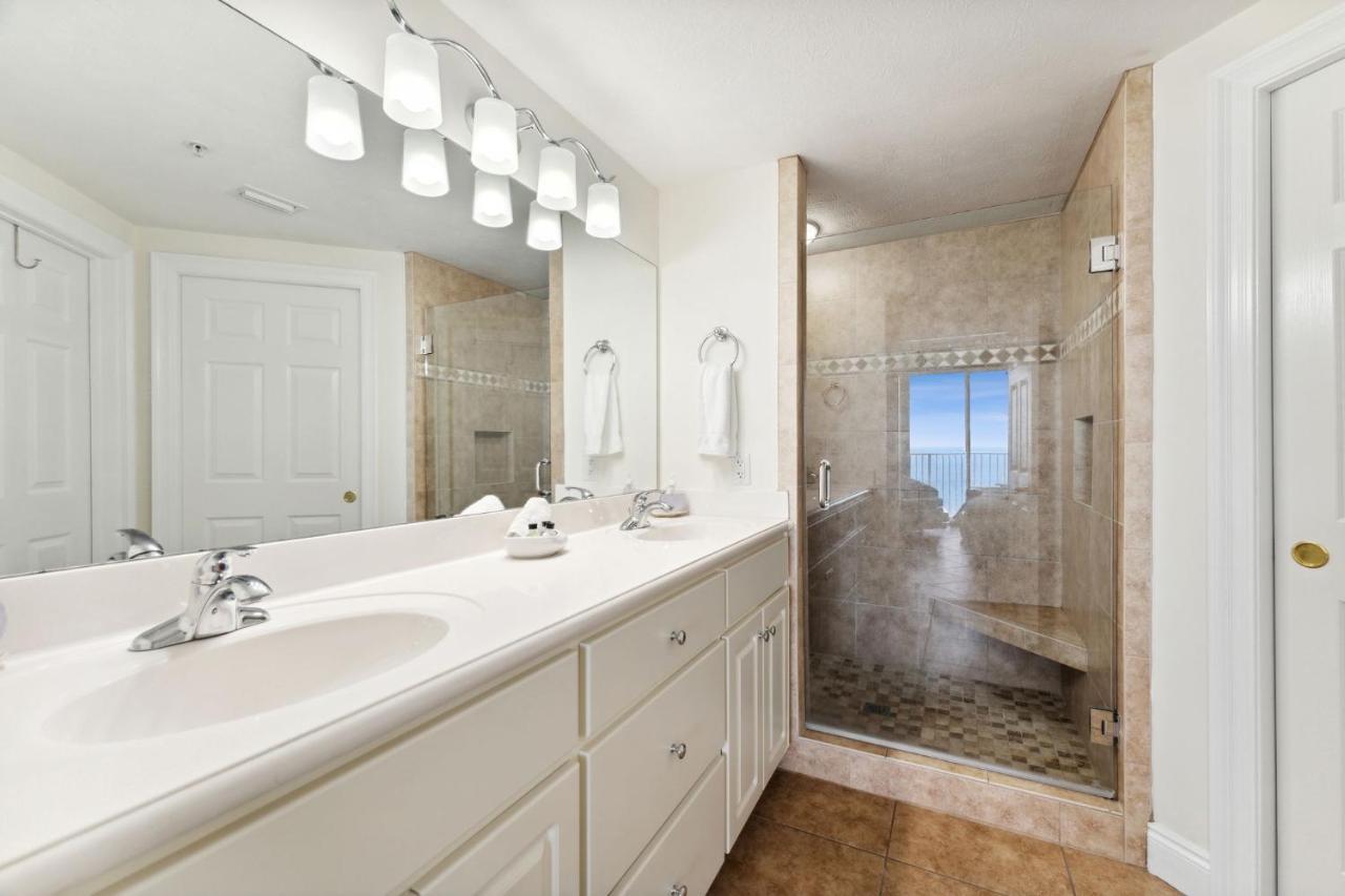 Apartment Treasure Island 2110