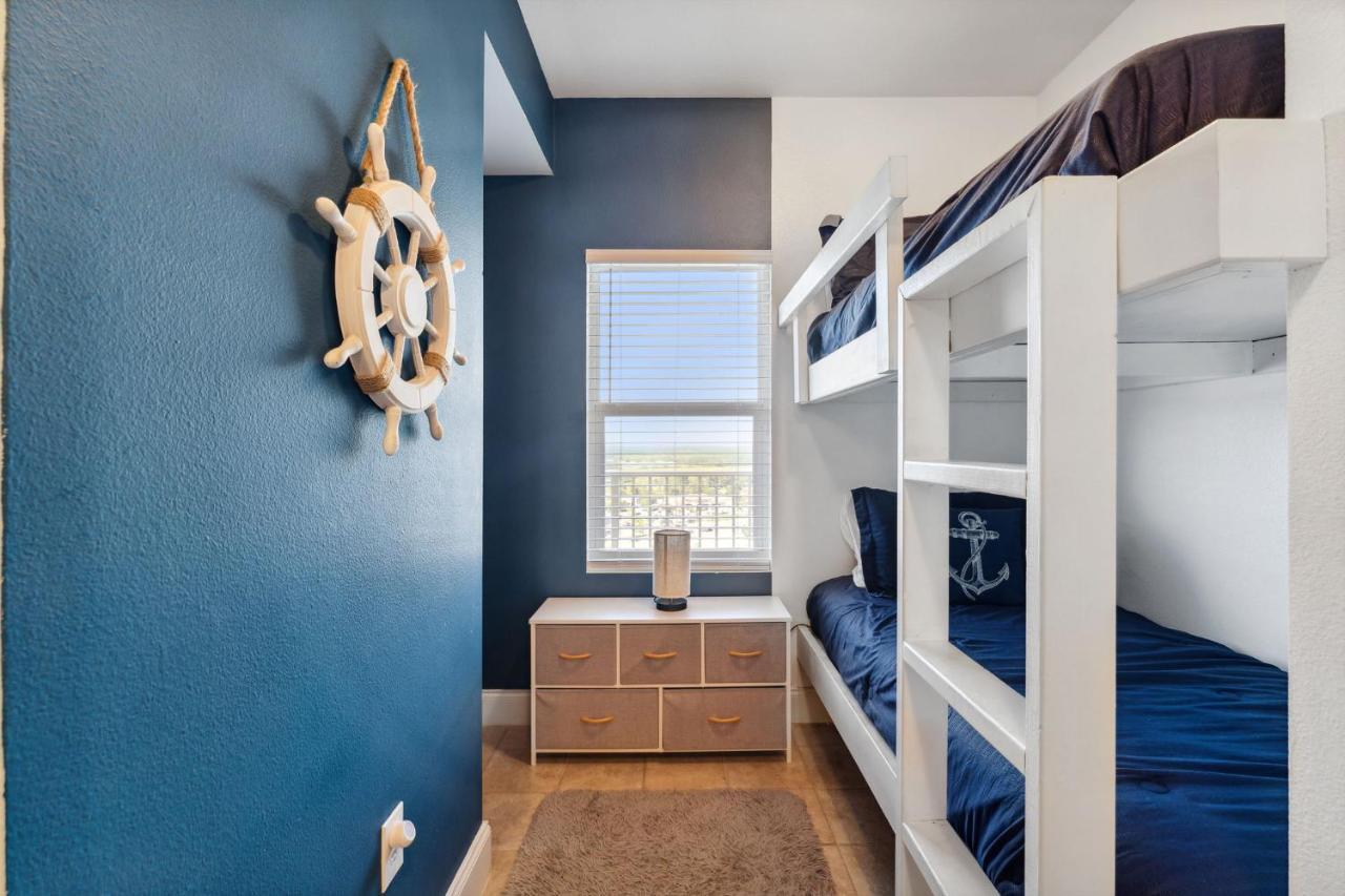 Laketown Wharf #1509 By Nautical