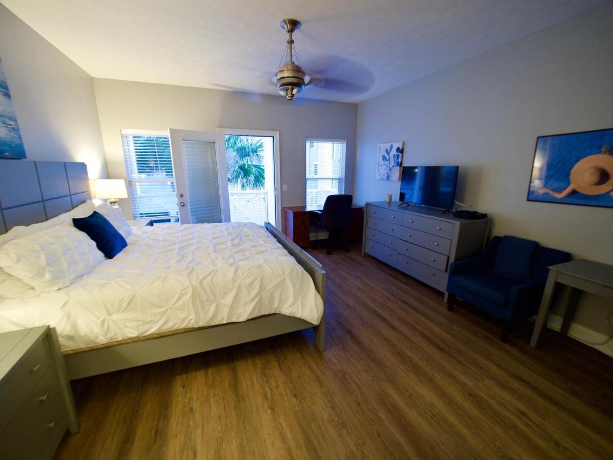Holiday home Steps To Beach - Large Beach House With Pool Panama City Beach