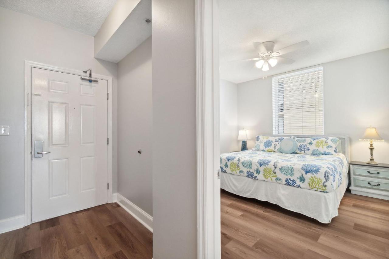 Majestic #1215-1 By Book That Holiday home