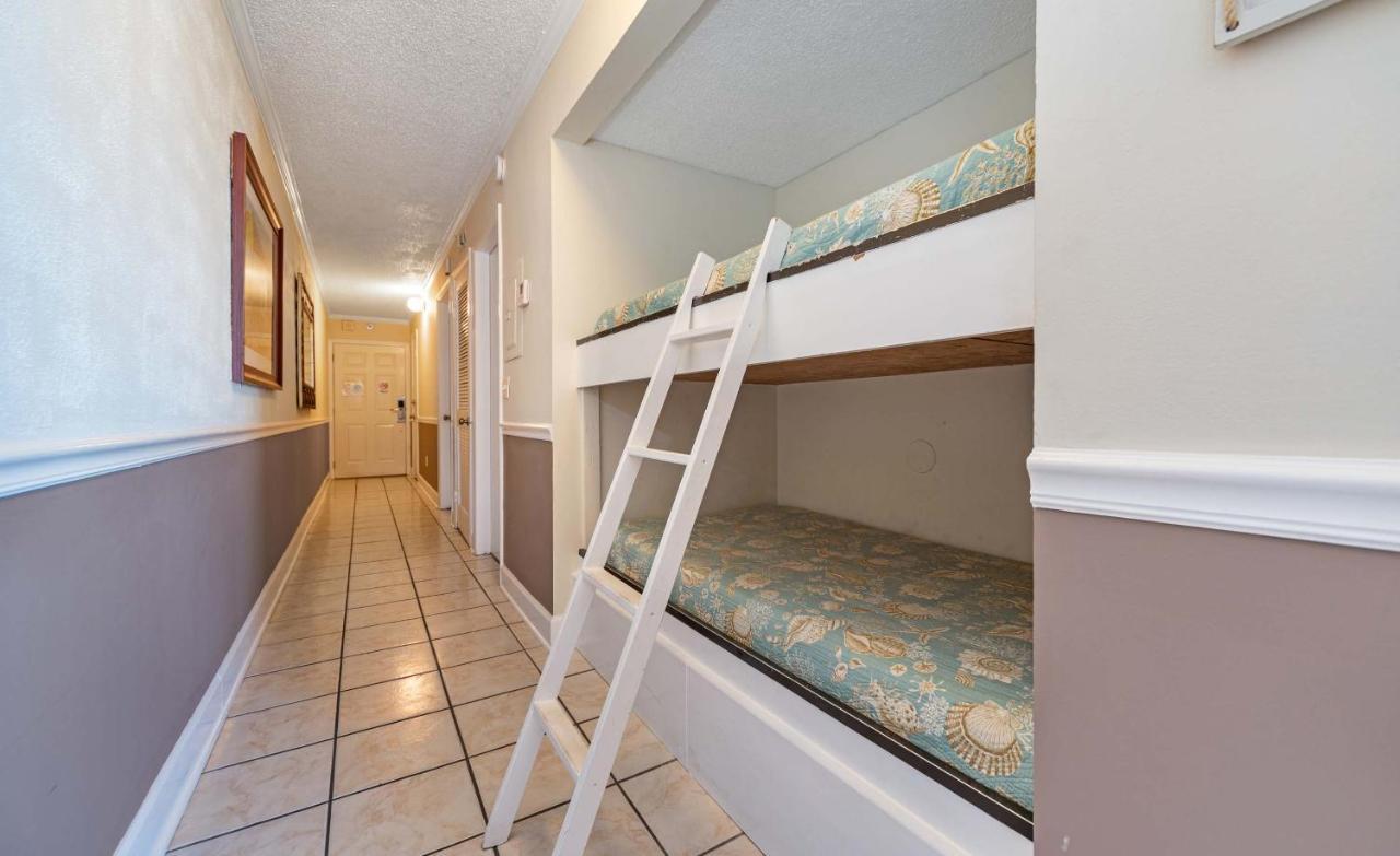 Apartment Summit 821